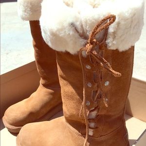 Brand new UGG boots chestnut Women's size 6.